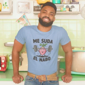 Camiseta de hombre con un nabo levantando pesas y el texto "Me suda el nabo".