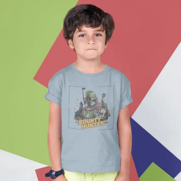 Camiseta infantil con la imagen de Boba Fett y el texto Bounty Hunter.